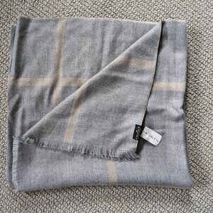 Fraas x Athleta blanket scarf gray with yellow stripe
